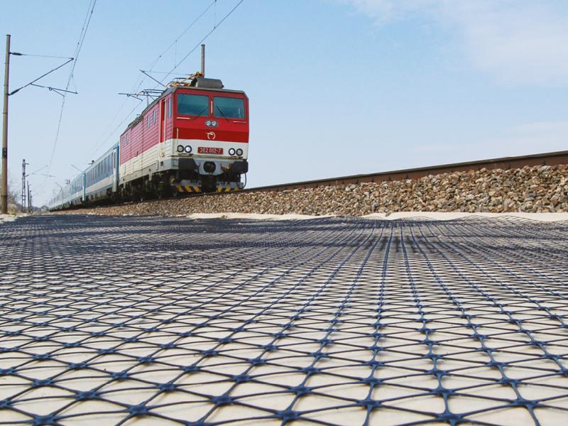 HOW DO TRIAX GEOGRIDS PREVENT BALLAST DEGRADATION?