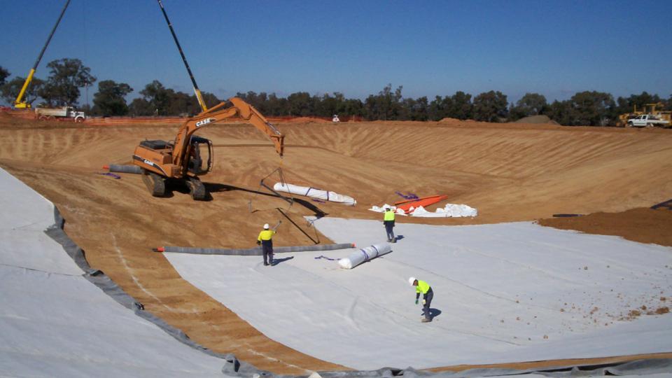 UNDERSTANDING THE MEMBRANE PROTECTION EFFICIENCY OF CUSHION GEOTEXTILES IN LANDFILL