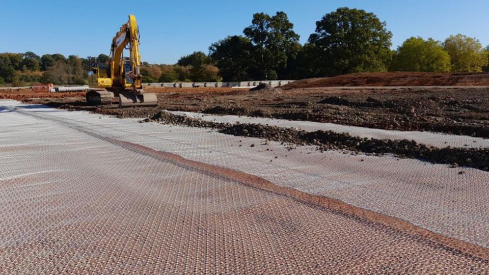 building-working-platform-stoneleigh-park-tensar-interax-1690X831